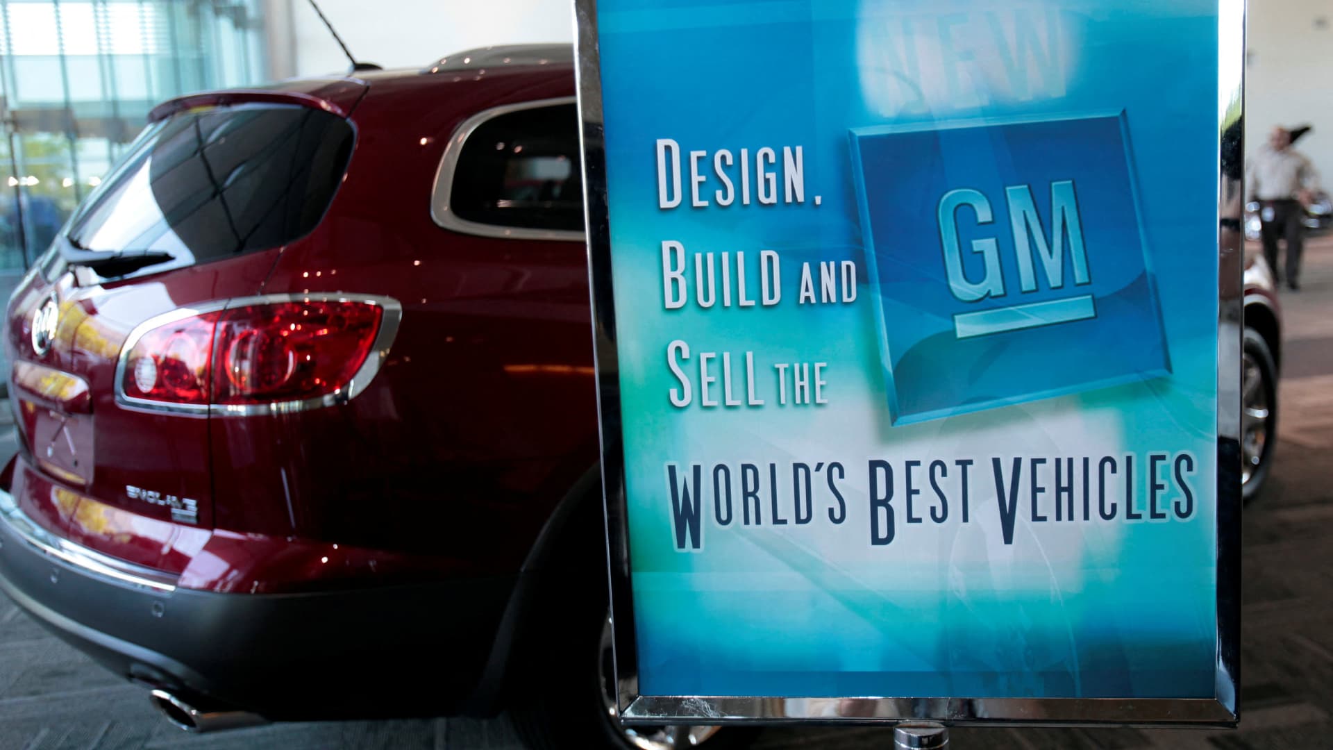 Featured image for GM Taps Former Apple Exec to Lead Software Development Unit