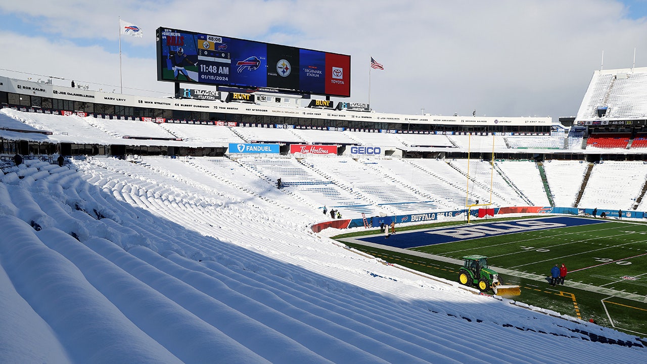 Featured image for "Bills Fans Brave Snowy Conditions for Wild Card Game Against Steelers"