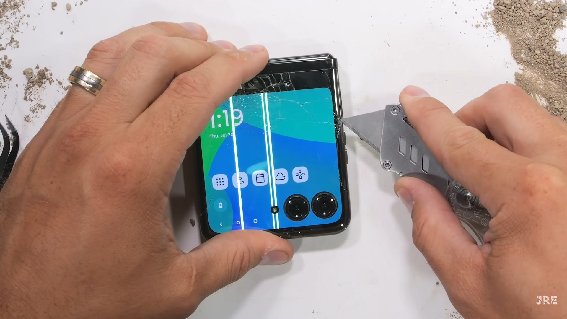 Featured image for Inside the Motorola Razr Plus: Unconventional Internals and Clues to Durability Issues