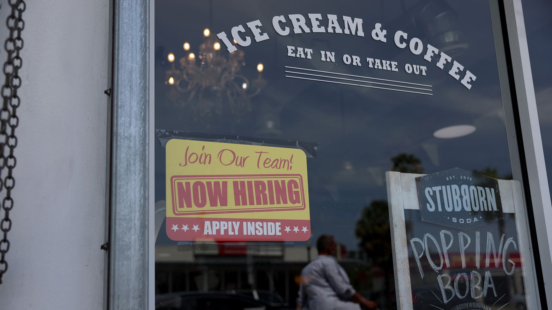 Investors Optimistic About April's Jobs Growth and Fed Rate Pause