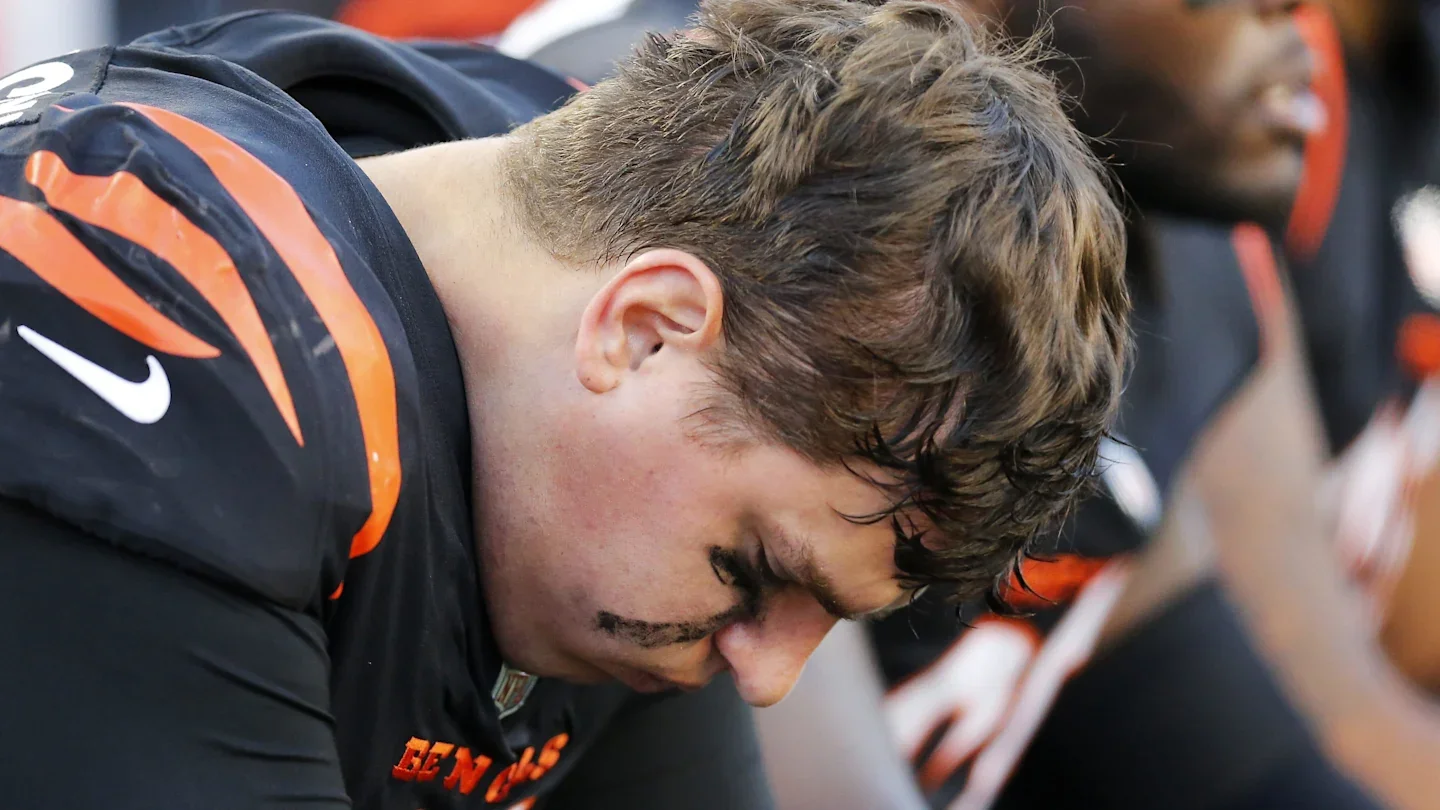 Giants' Big Free-Agent Splash Dwarfs Cowboys' Hendrickson Hopes