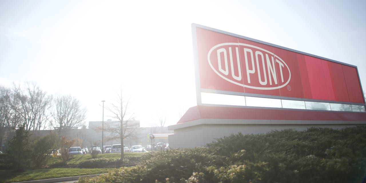 Featured image for DuPont's Earnings Beat Fails to Impress Investors as Stock Falls.