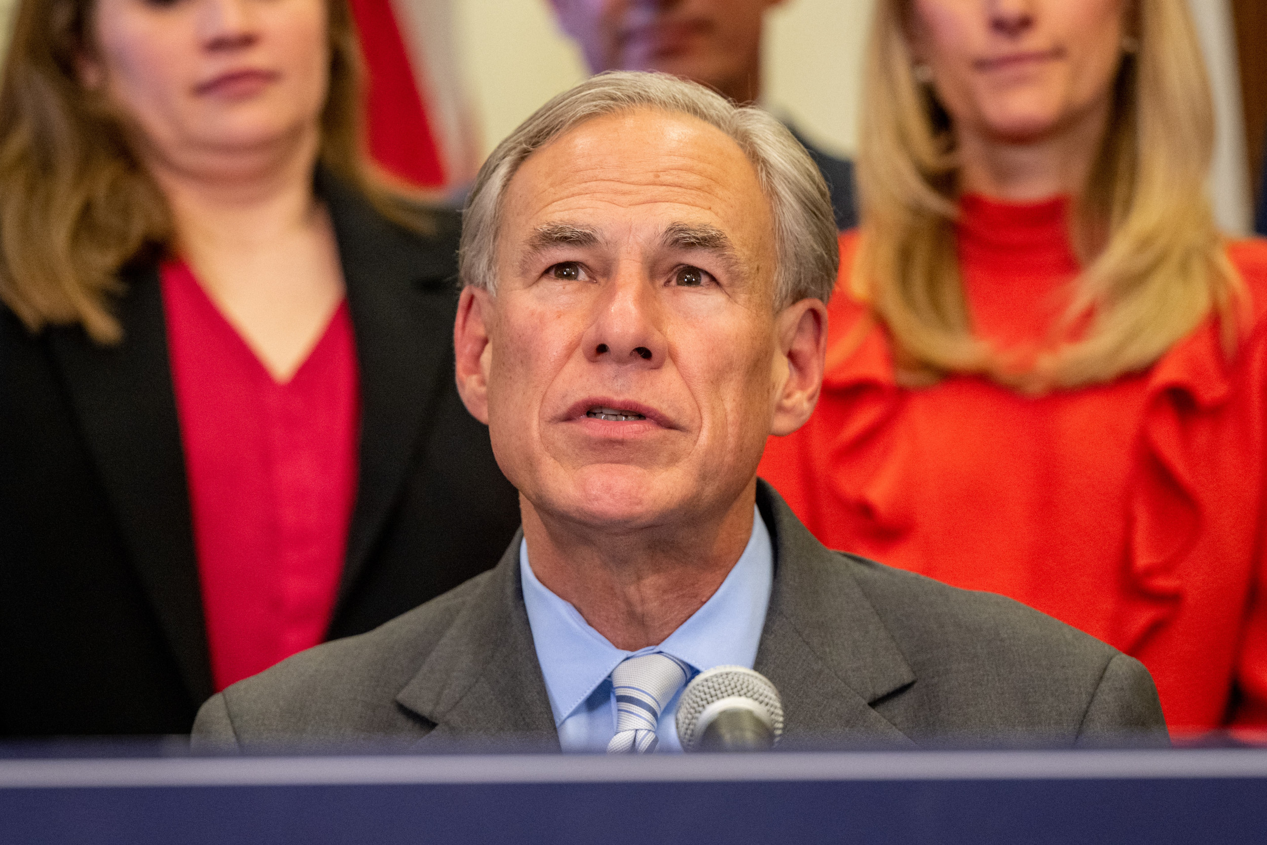 "Republican Governors Rally Behind Texas in Border Control Standoff"
