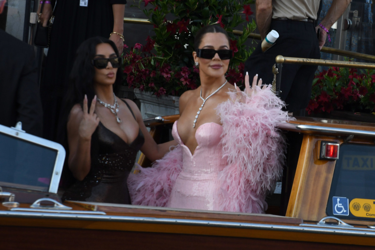 Featured image for Khloe Kardashian's Bold Look Sparks Reaction from Paris Hilton's Mom