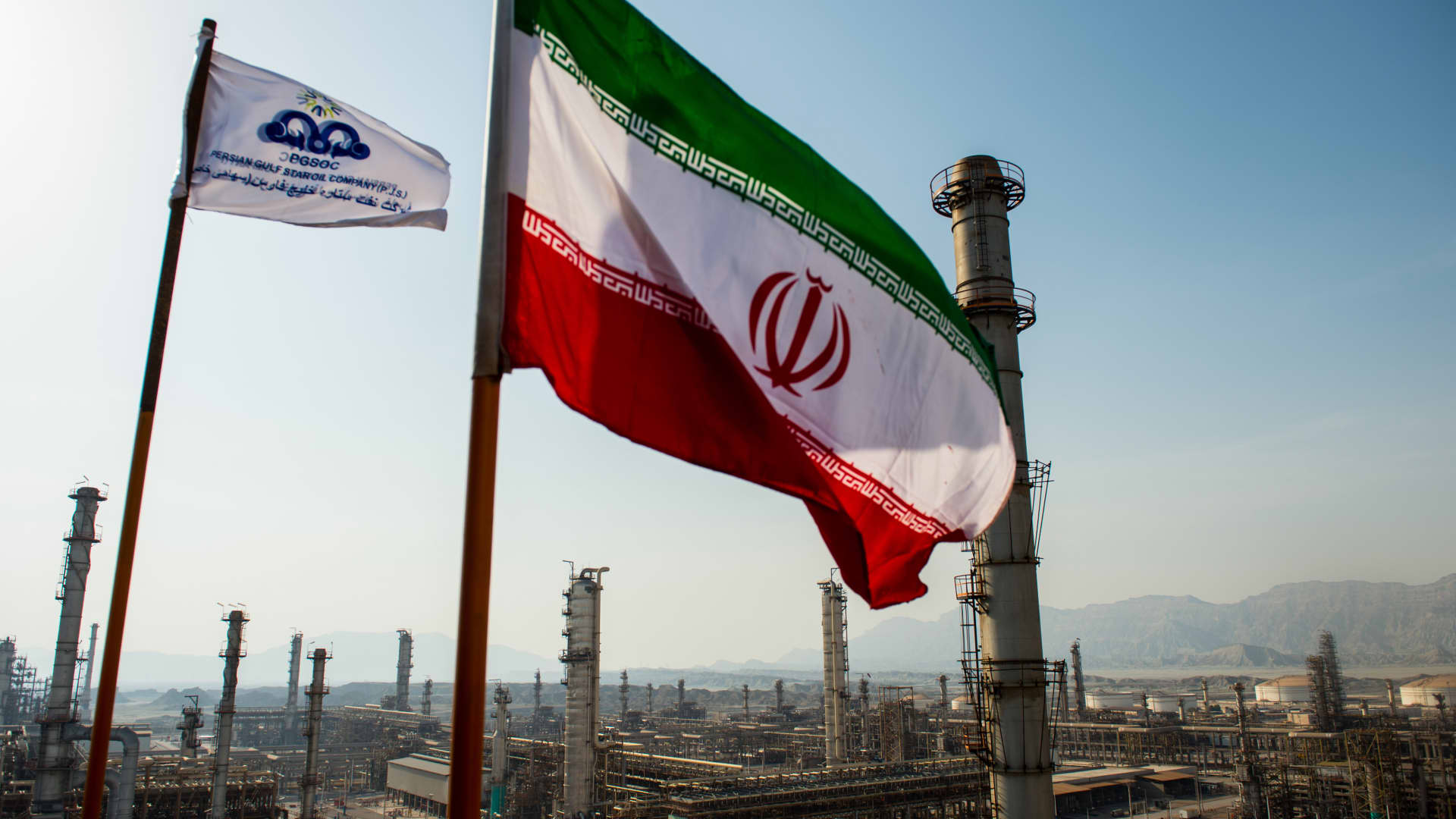 Escalating Israel-Hamas Conflict Threatens Oil Prices, U.S. Considers Tightening Sanctions