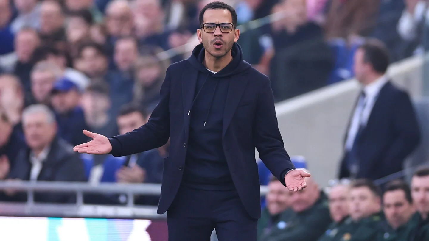 Rosenior laments Chelsea's defensive meltdown as Everton routs the Blues 3-0