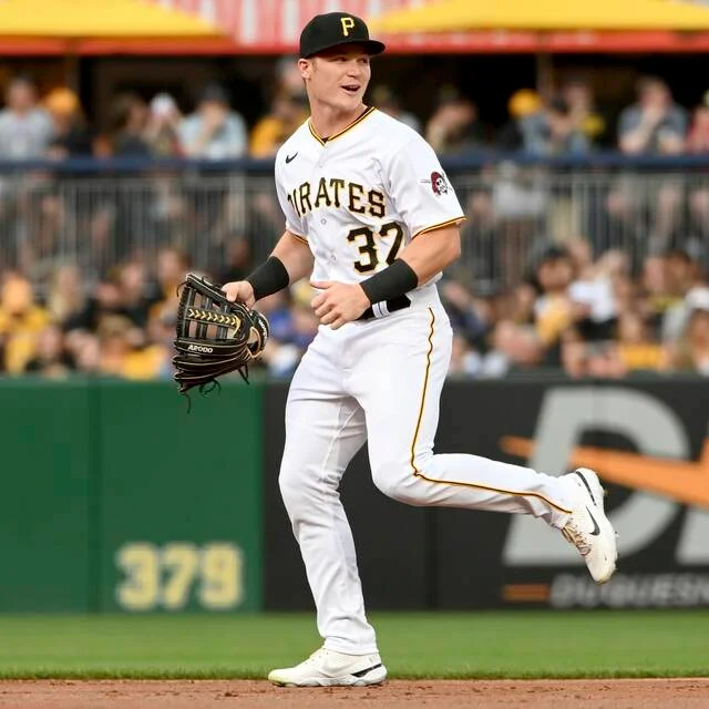 Henry Davis shines in MLB debut as Pirates' No. 1 pick.