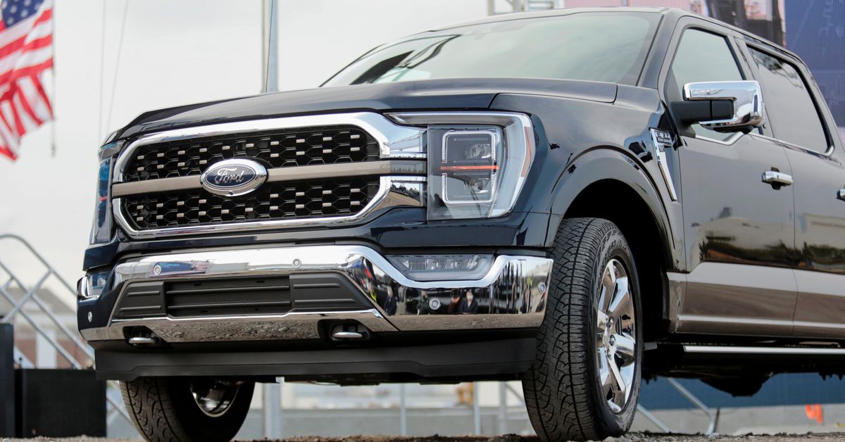 "US Investigates Engine Failures in 708,000 Ford SUVs, Expands Probe"