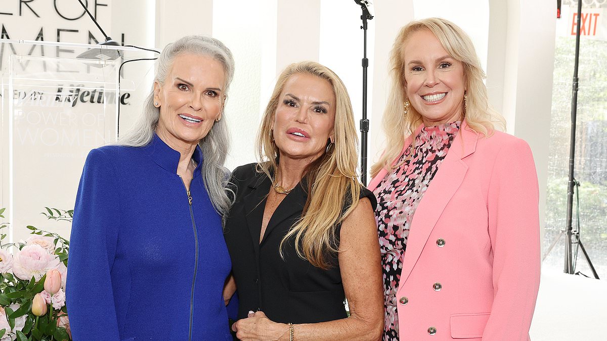 Featured image for Nicole Brown Simpson's Sisters Speak Out in New Documentary