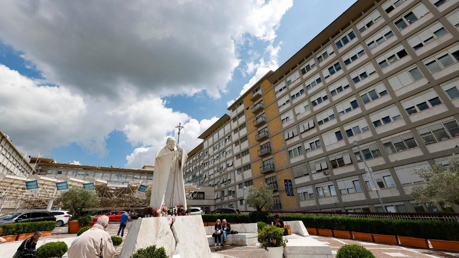 Featured image for Pope Francis undergoes abdominal surgery and stays in hospital.