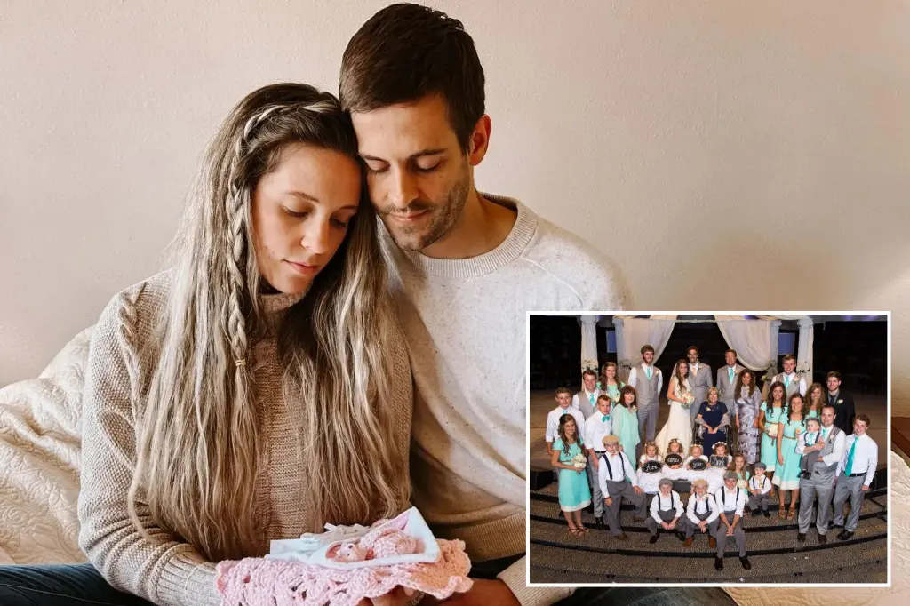 Featured image for Jill Duggar and Derick Dillard share heartbreaking stillbirth of their baby girl
