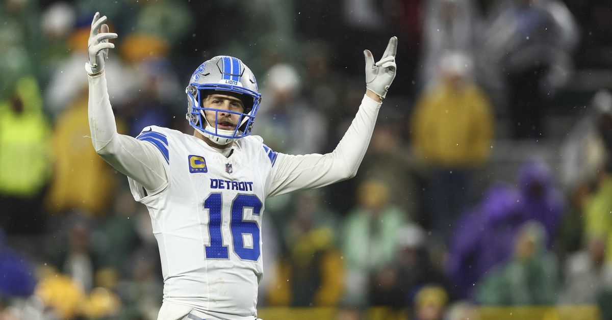 Packers vs. Lions: TNF Predictions, Betting Tips & Live Updates
