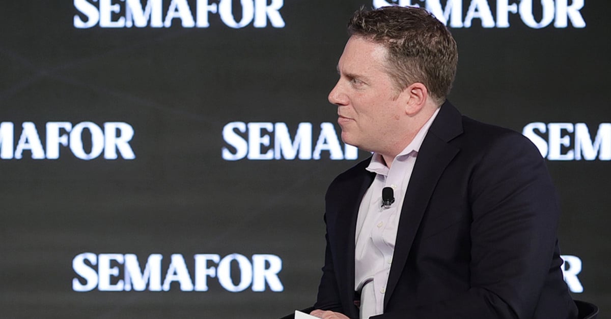 Featured image for "Microsoft and Semafor Collaborate for AI-Powered News Curation"