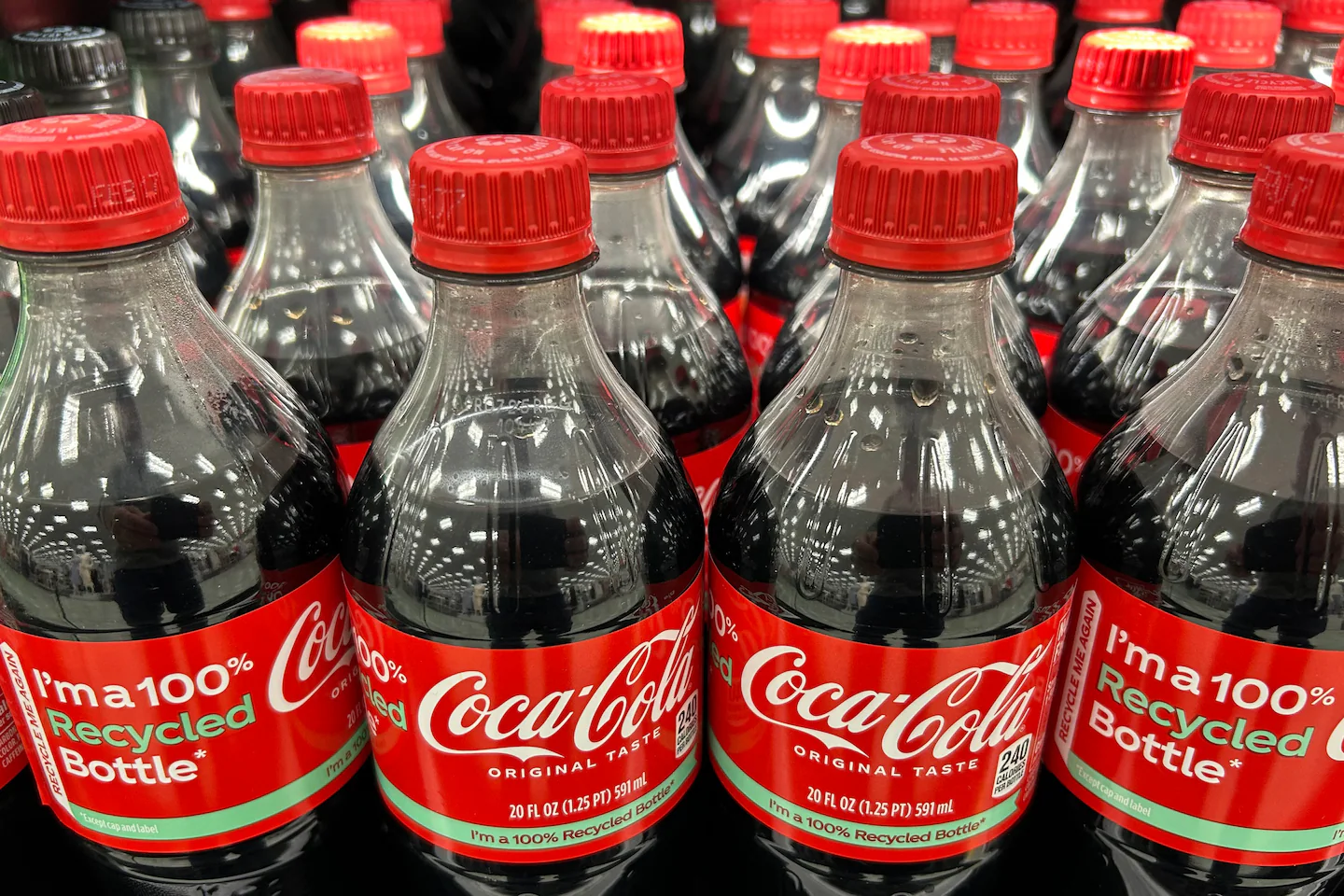 Featured image for Trump Secures Coca-Cola's Return to Cane Sugar in U.S. Drinks