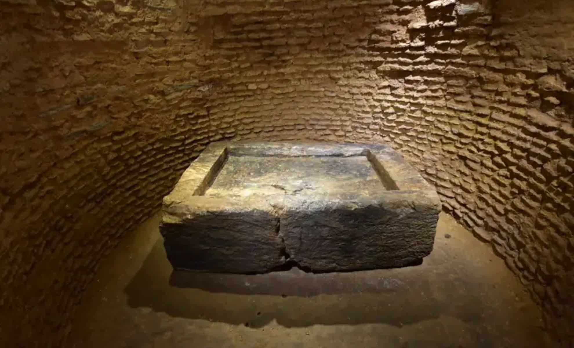 Featured image for Ancient 2-Tonne Stone Transported by Boat 5,300 Years Ago