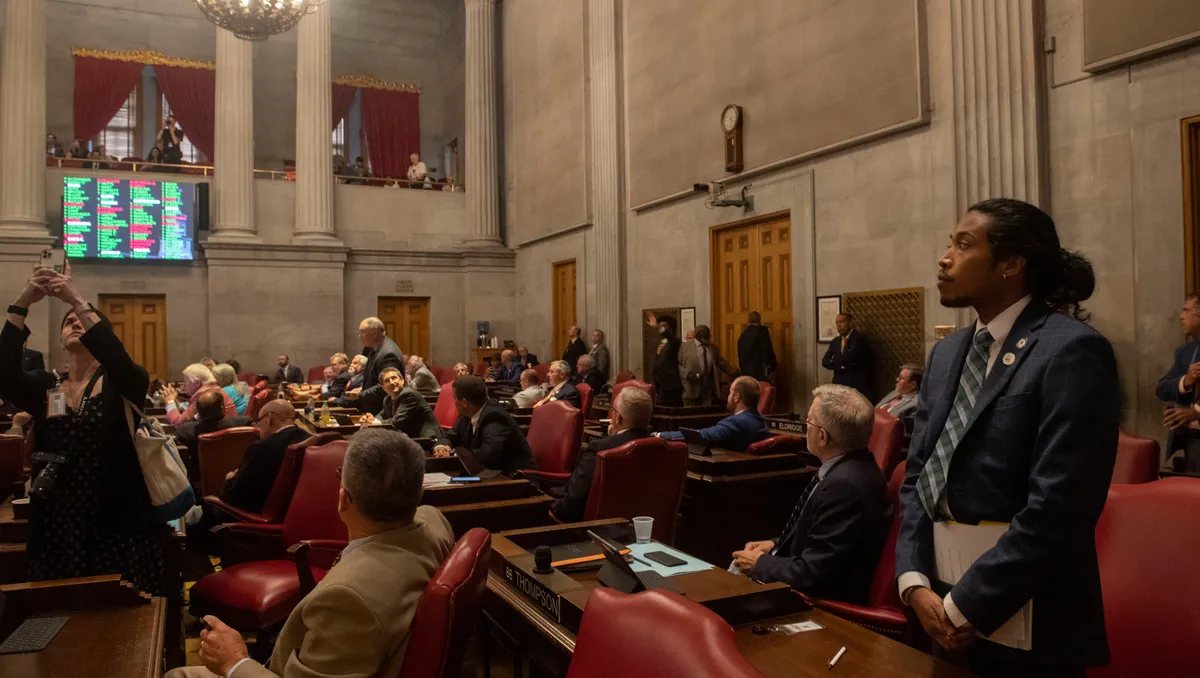 Republican lawmakers silence Tennessee Democrat on House floor, sparking outrage and political gamesmanship