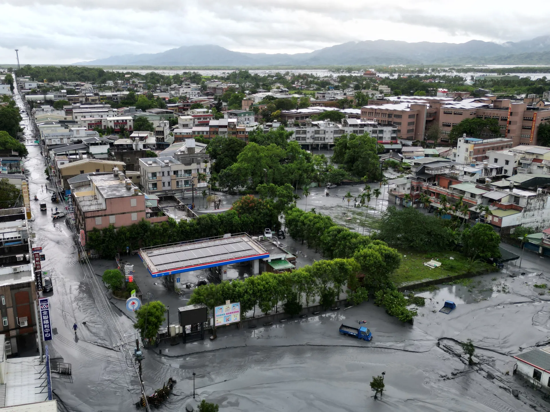 Featured image for Super Typhoon Ragasa Causes 15 Deaths in Taiwan and Strikes Hong Kong