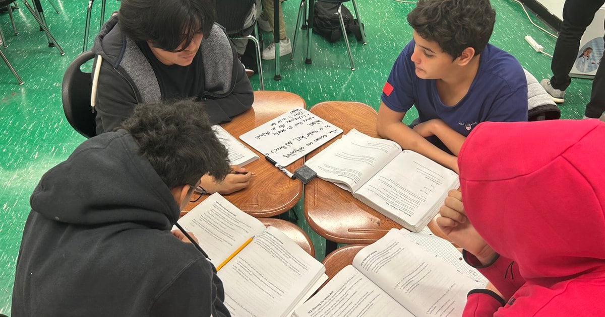 Featured image for Controversial NYC Algebra Curriculum Overhaul Sparks Debate Among Educators