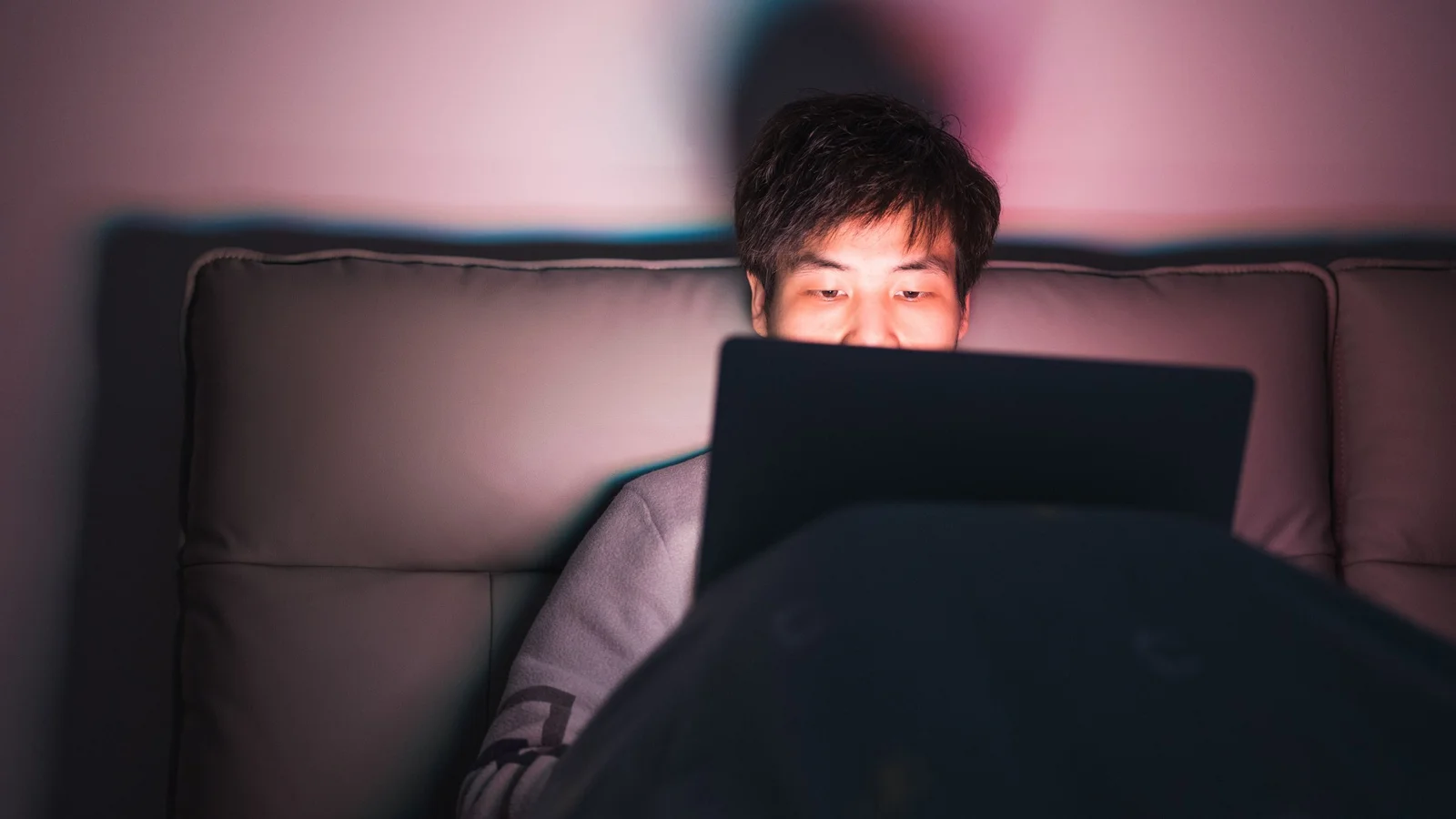 Night Owls Linked to Higher Heart Risk, Largely Driven by Lifestyle