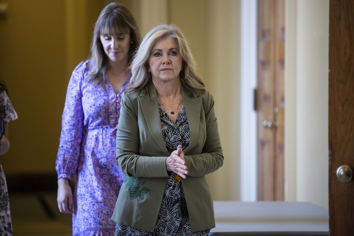 Featured image for Senate Drops AI Regulation Limits Amid GOP and State Opposition