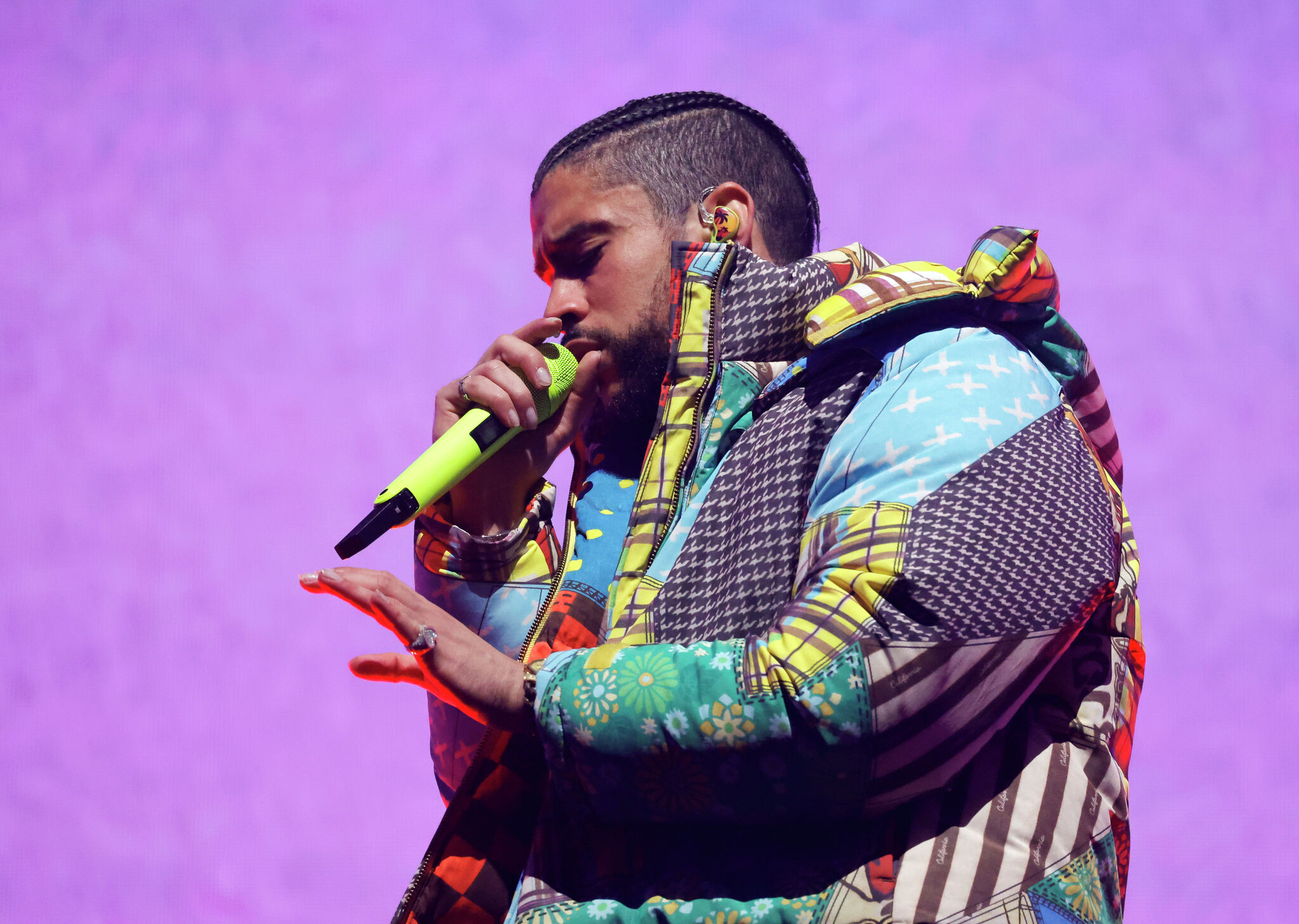 Coachella 2023: Technical difficulties and viral moments dominate opening night.