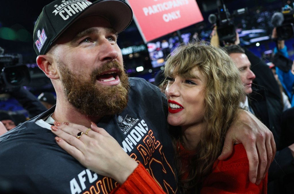 Featured image for Travis Kelce Reflects on Taylor Swift PDA Moment After AFC Championship