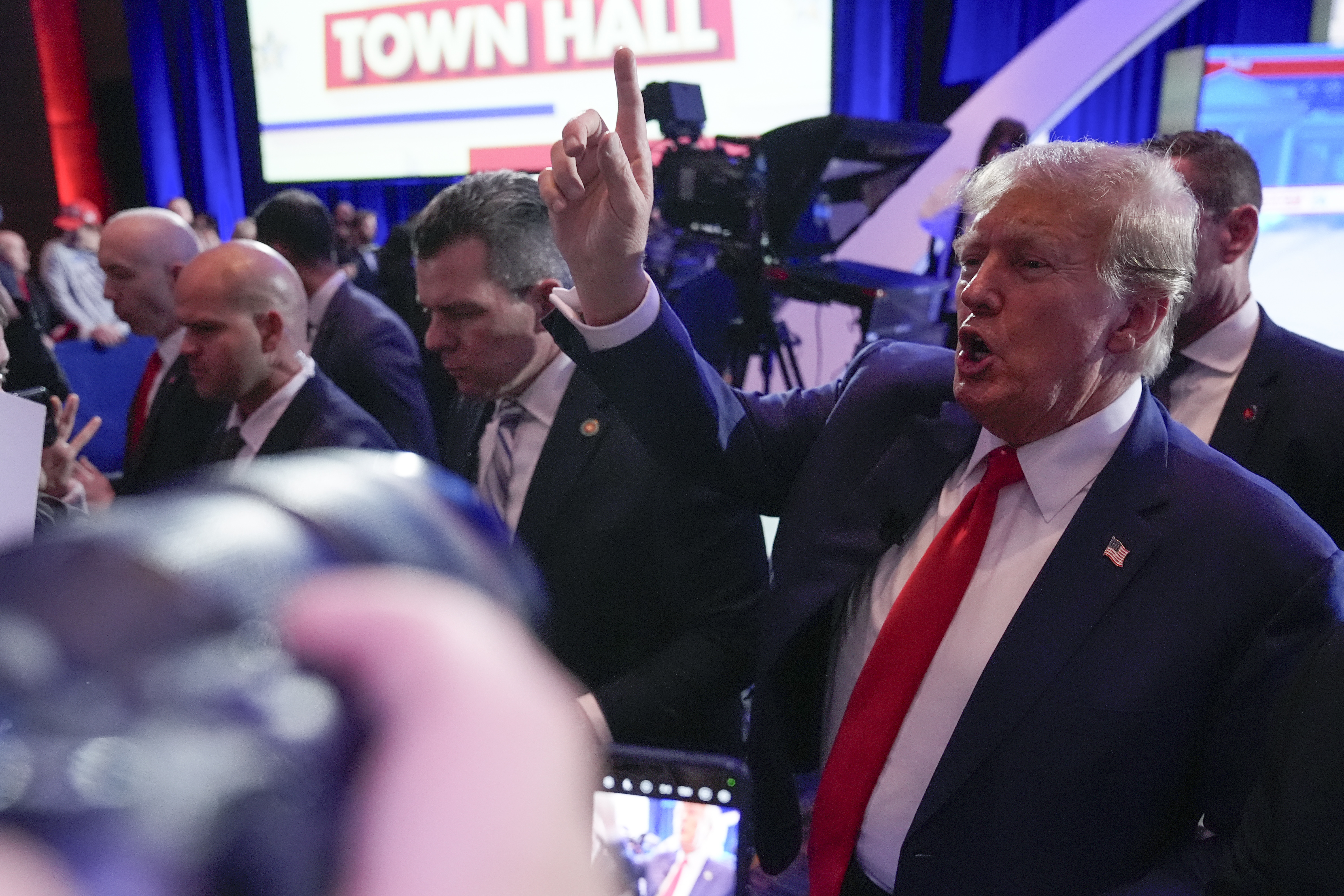 "Trump's Iowa Town Hall: Highlights and Chaos"