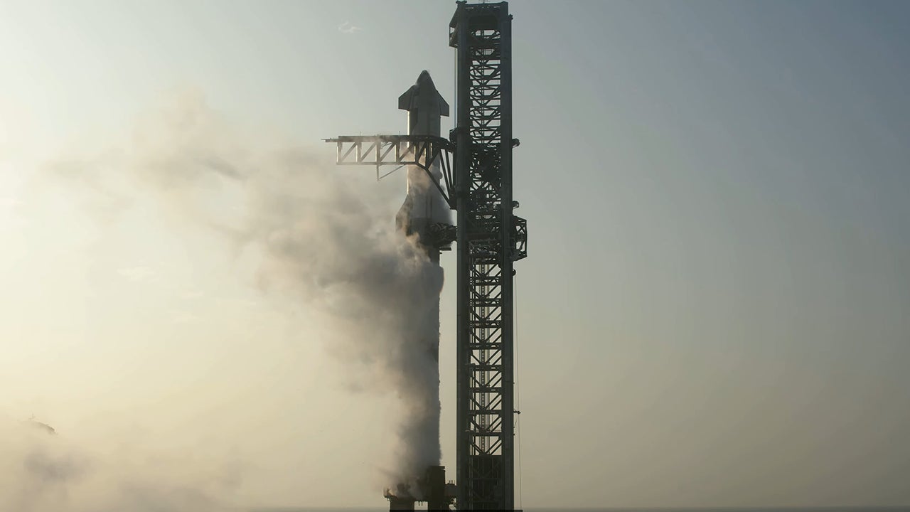 "SpaceX's Starship Mishap Investigation Grounds Prototypes and Raises Safety Concerns"