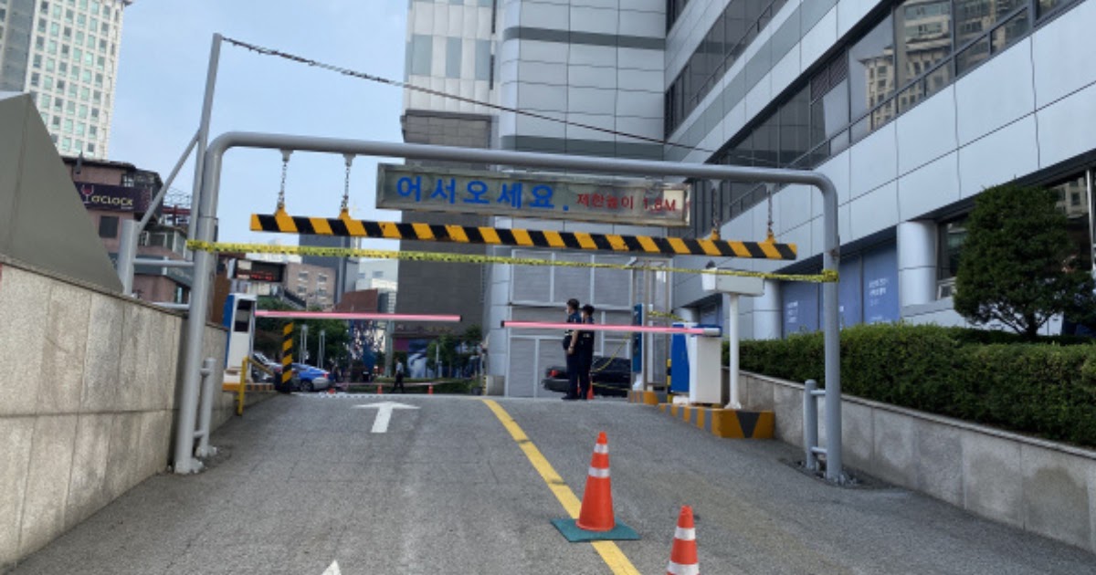 Multiple Stabbing Victims in South Korean Subway Attack