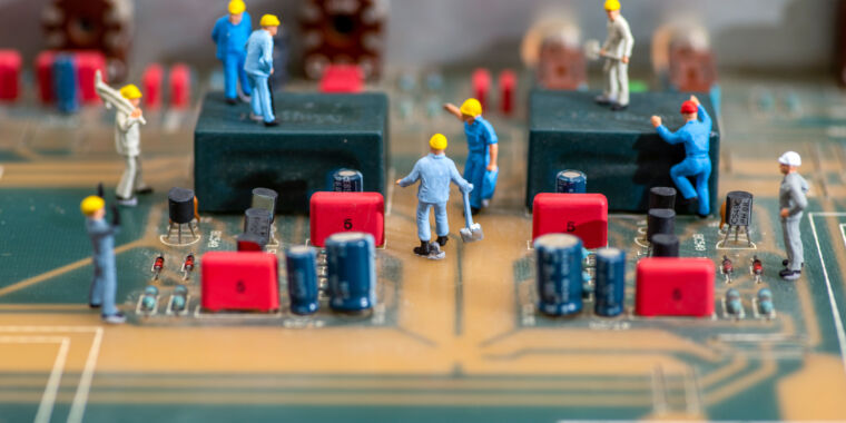 Valve's Small Team: Big Impact with Just 350 Employees