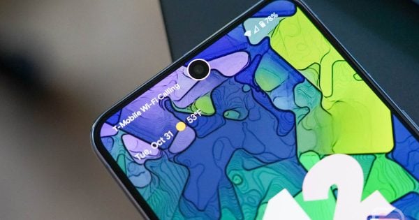 Featured image for "Android 15 Unveils Exciting Status Bar Revamp and New Features"