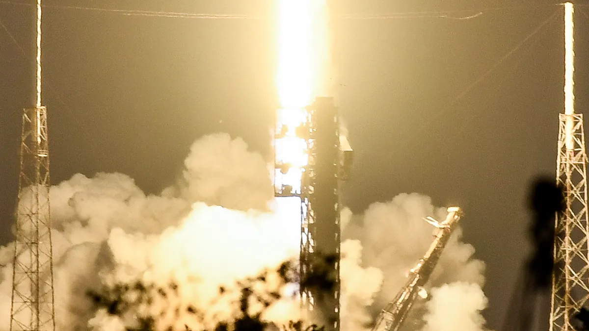 "SpaceX's Double Falcon 9 Rocket Launch and Starlink Satellite Deployment: A Spaceflight Spectacle"