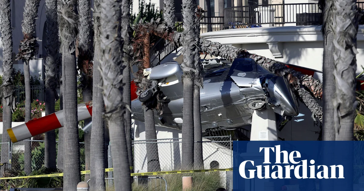 Featured image for Helicopter Crashes into Huntington Beach Parking Lot, 5 Injured