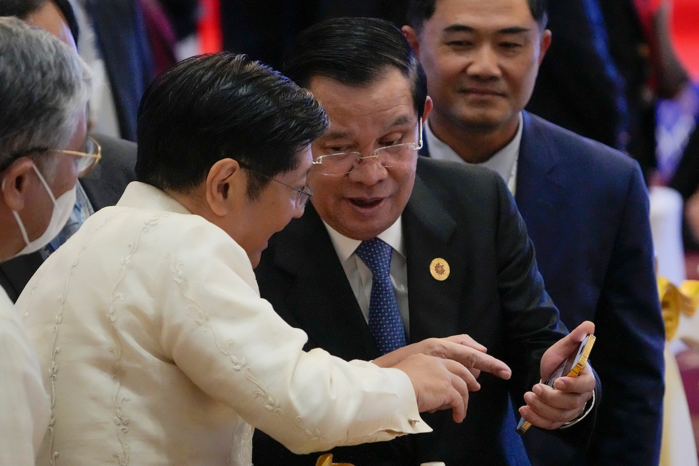 "Meta Urged to Suspend Hun Sen's Facebook Account in Cambodia, Board Demands"