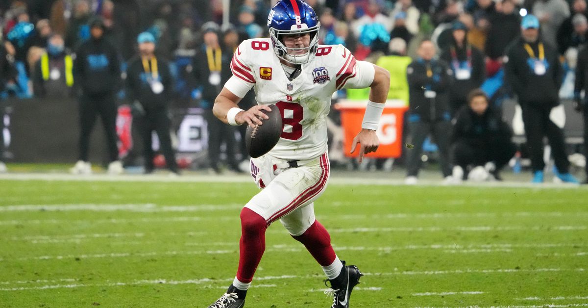 Giants Consider QB Change as Daboll Evaluates Jones' Future