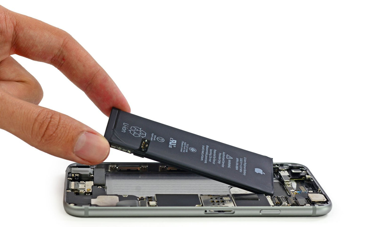 Featured image for "Apple Begins Issuing 'Batterygate' Compensation Payments to iPhone Users"