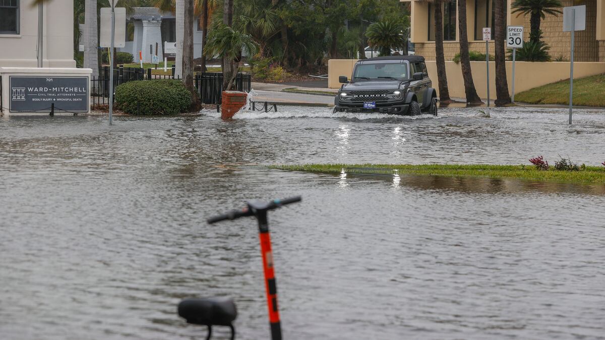 "Flooded Streets and Traffic Alerts: Tampa and Fort Myers Battle Coastal Flooding"