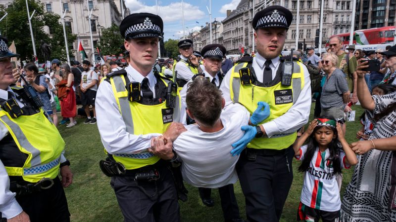 Featured image for London police arrest over 466 protesters amid Palestine Action ban