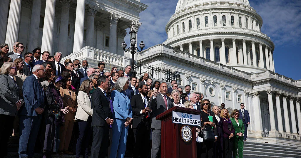 Featured image for Senate and House face prolonged deadlock as government shutdown reaches three weeks