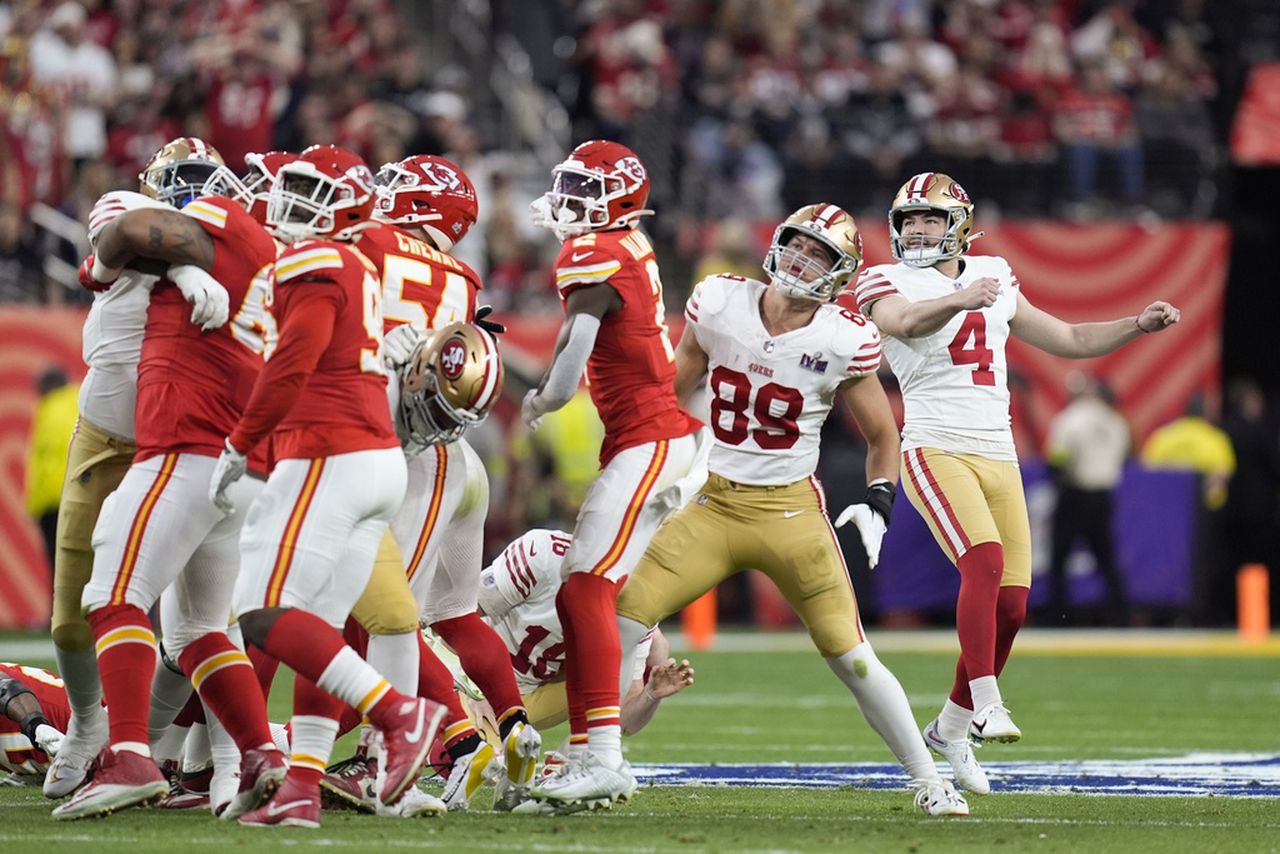 Featured image for "Record-Breaking Field Goals: Super Bowl Showdown Between Chiefs and 49ers"