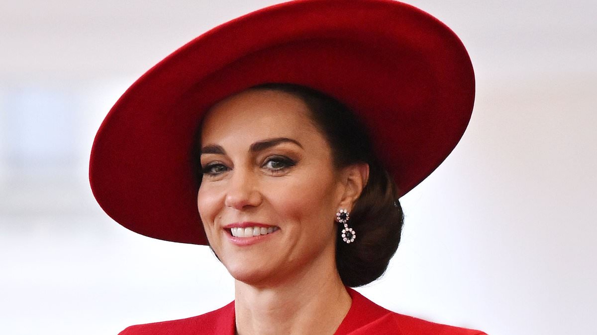 "Kate Middleton's Hatless Encounter with South Korean Politician at UK State Visit"