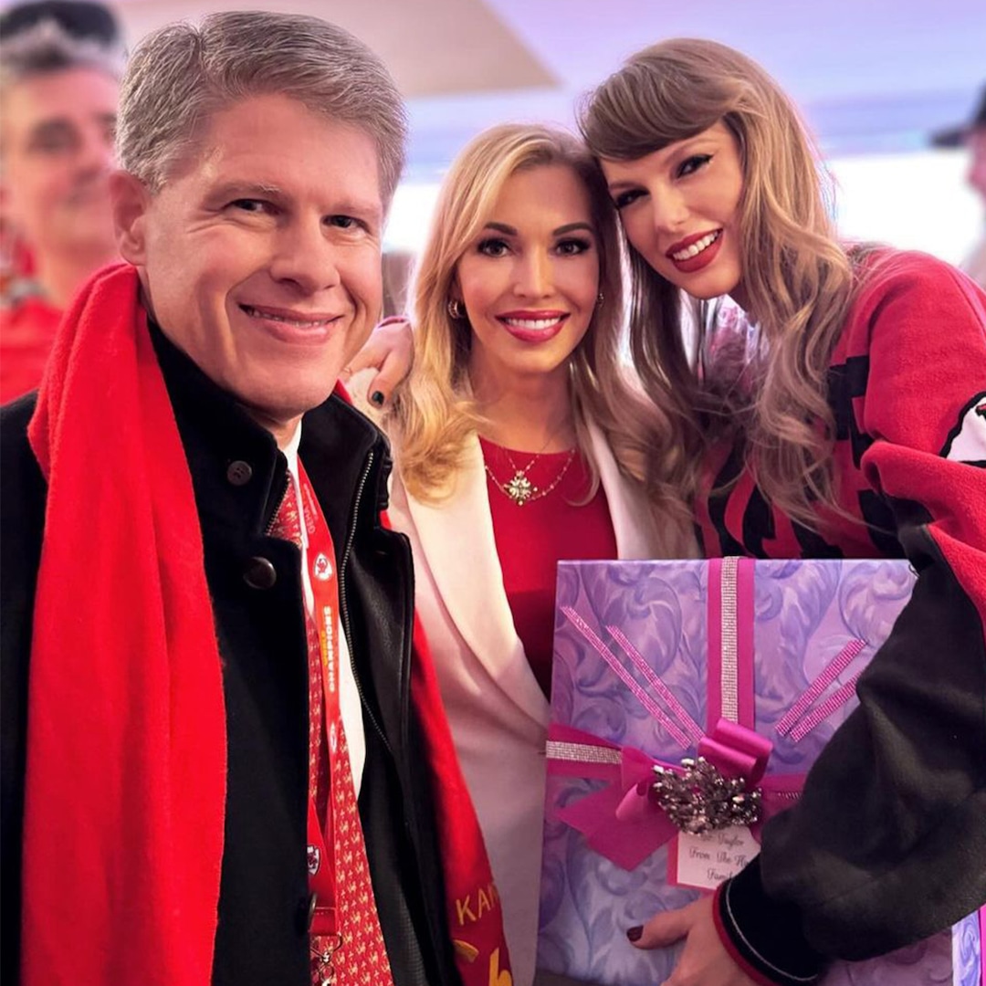 Featured image for Taylor Swift Receives Lavish Gifts from Kansas City Chiefs Owners
