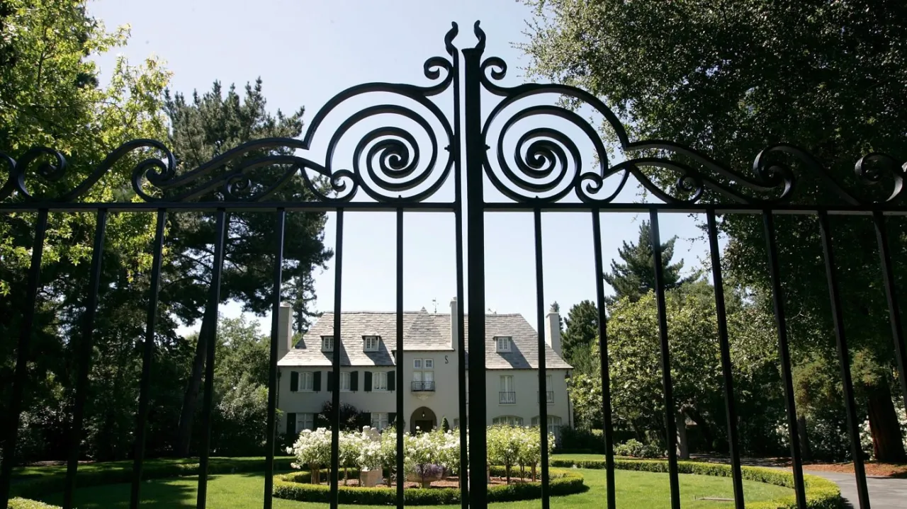 Featured image for The Wealthiest 10% of Americans Responsible for 40% of US Climate Emissions