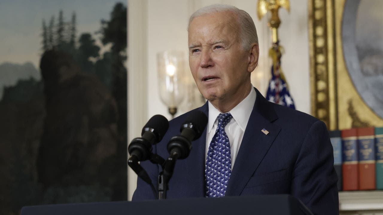"Biden and Warren Take Aim at Shrinkflation in Snack Industry"