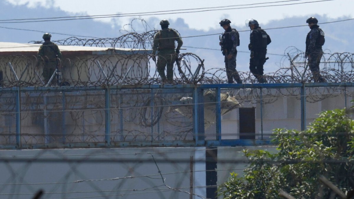 Colombian Suspects in Ecuador Presidential Candidate's Murder Found Dead in Jail