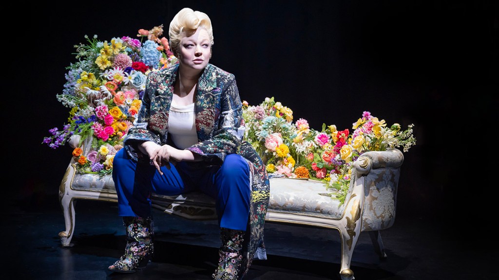 "Sarah Snook Shines in Dazzling One-Woman Dorian Gray Adaptation"