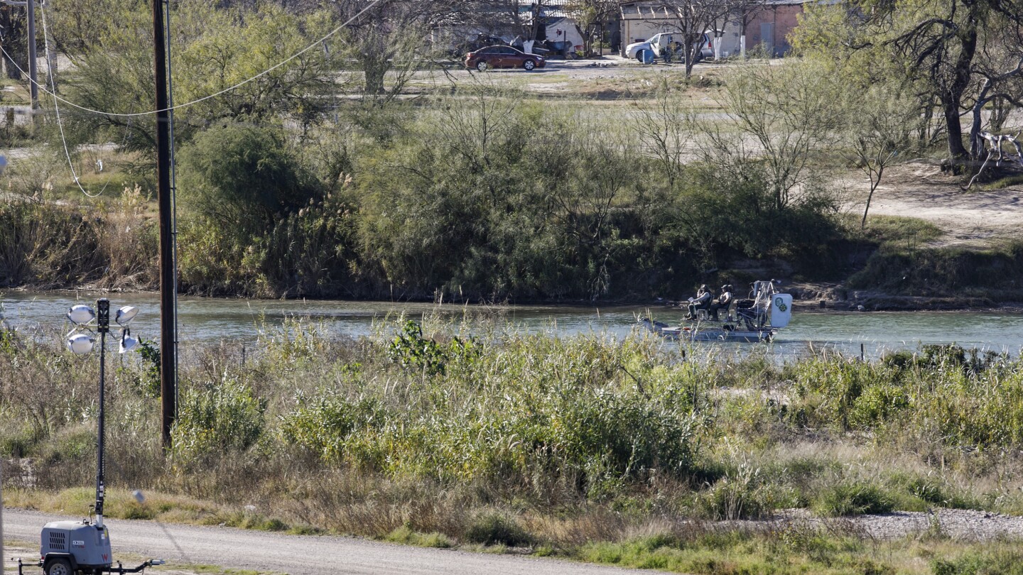 Border Dispute: Biden Administration and Texas Clash Over Migrant Rights