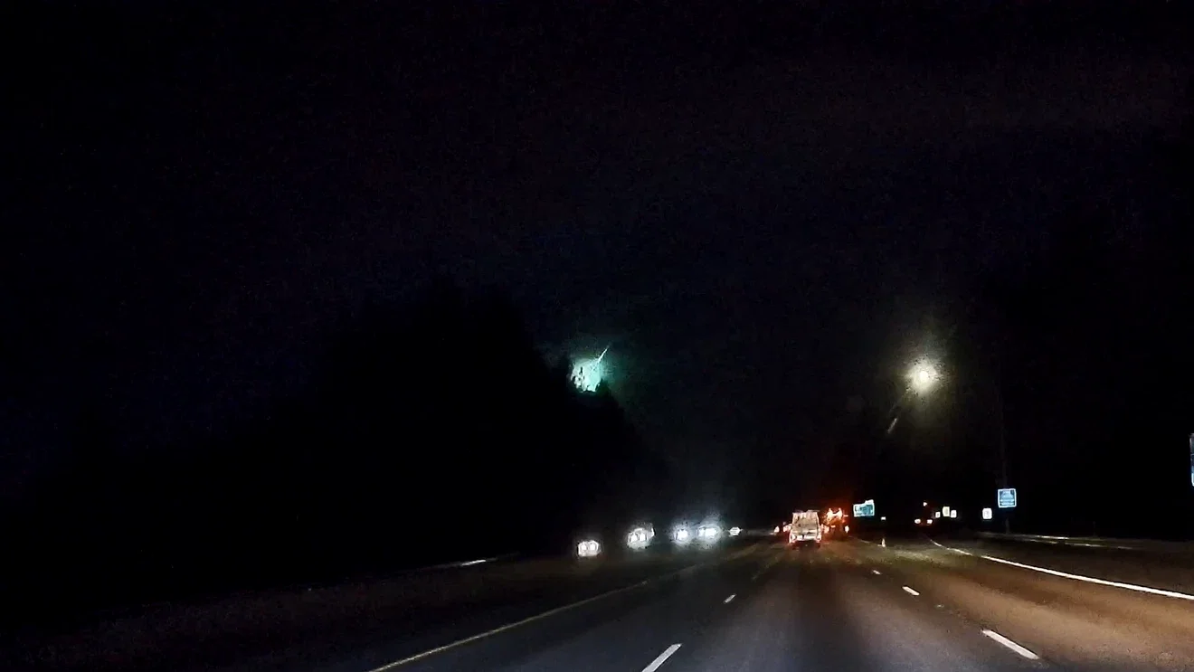 Green fireball lights up dawn over Portland