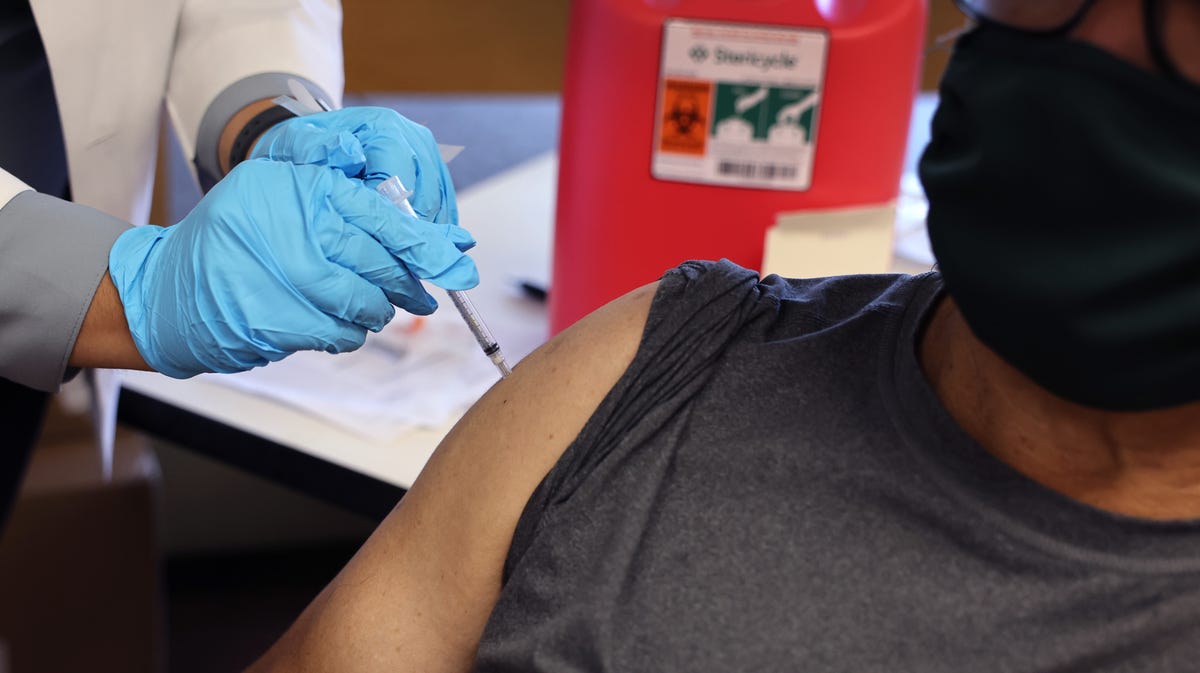 Featured image for "COVID-19 Vaccine Bridge Access Program Nears Expiration"