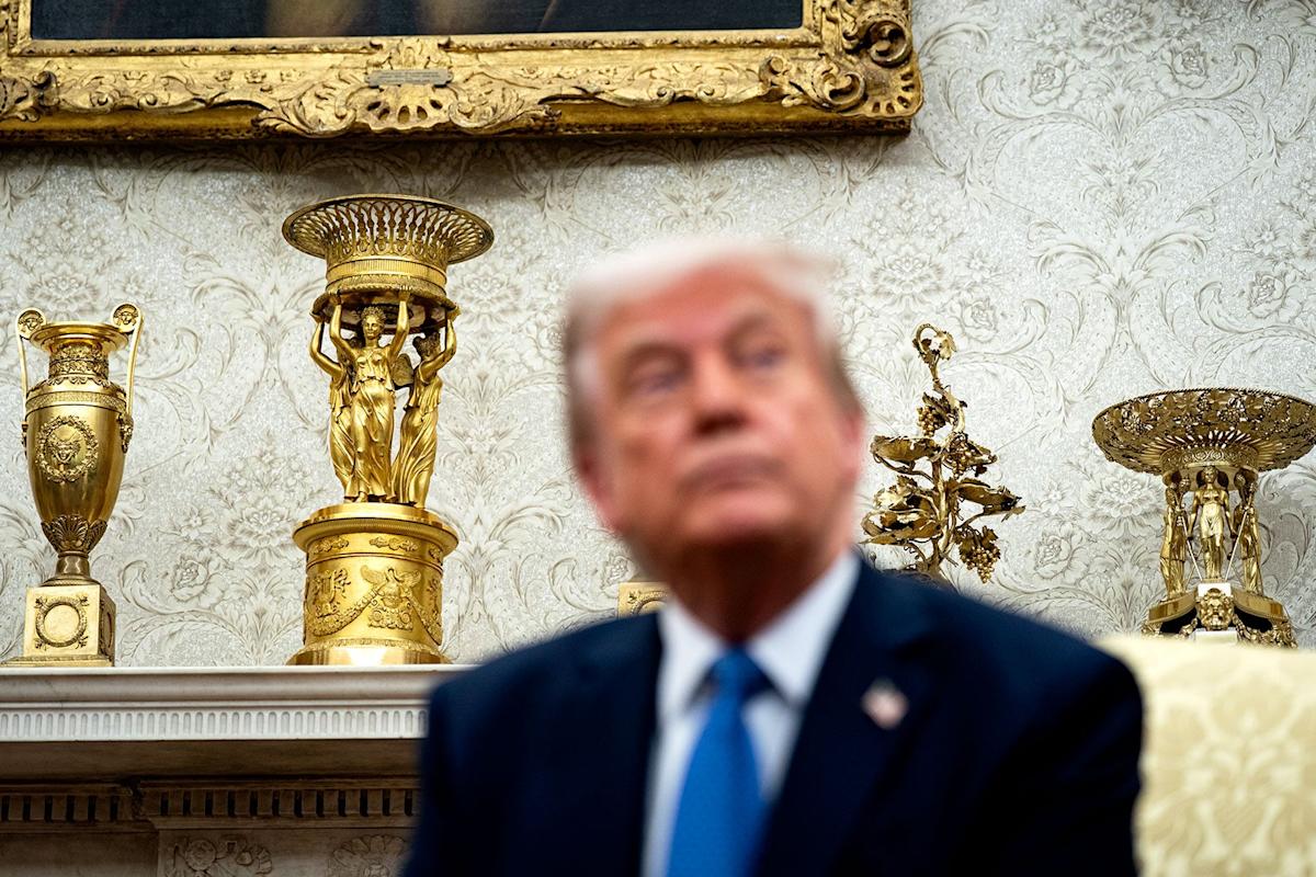 Featured image for Trump’s Oval Office: From Gilded Palace to Obsession Gone Awry